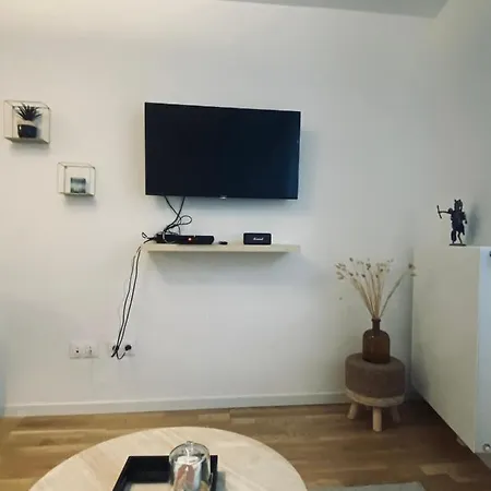 Апартаменты Eden, T2 Confort, A 10 Mins Du Centre De Paris, Parking